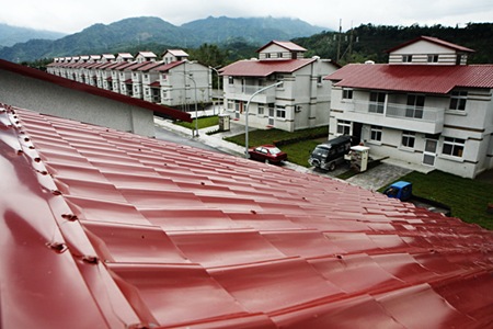 日安社區永久屋屋頂可放置水塔，或可避免高雄大愛村初期容易停水的命運